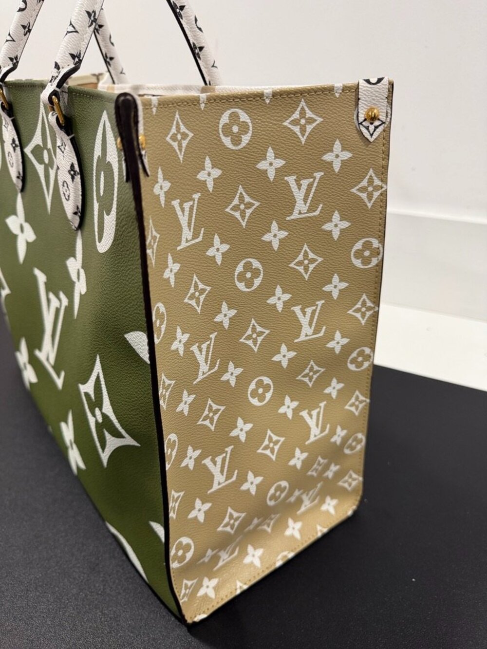 Louis Vuitton On The Go GM Khaki/Beige/White (JB1500) - Picture 3 of 16